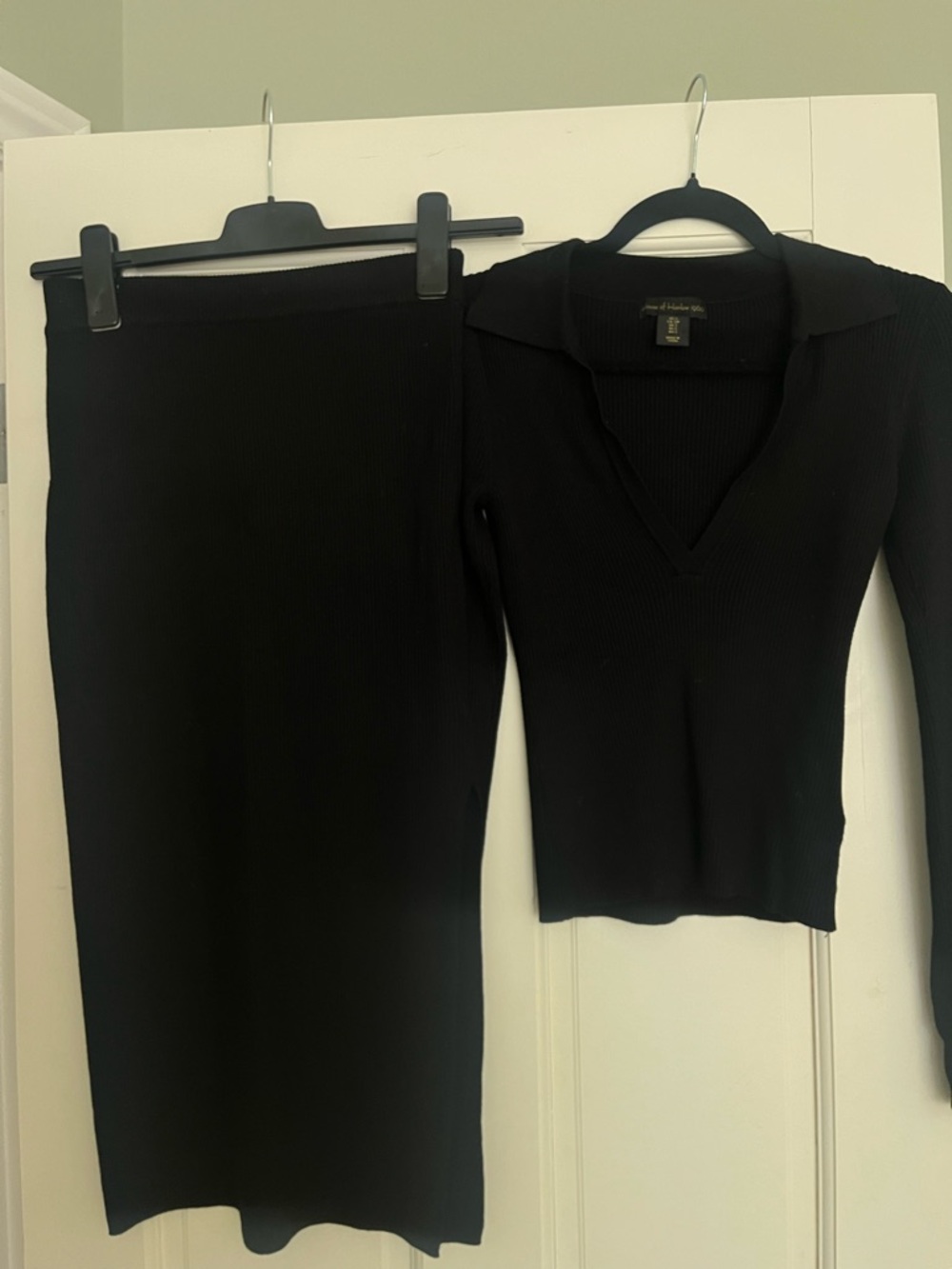House of Harlow 1960 Black Ribbed Midi Skirt set